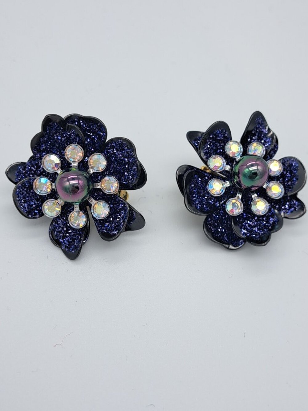 Joan Rivers - Large Purple Flower Clip On Earrings
